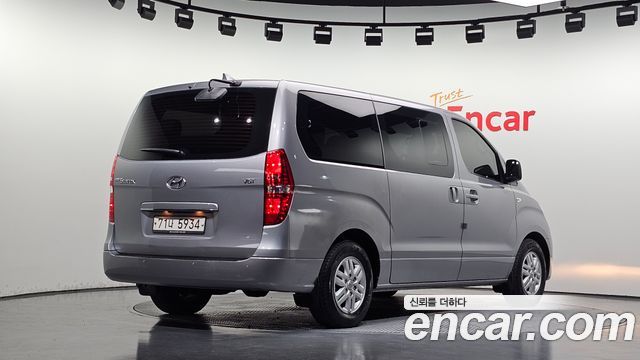 Hyundai Starex 2017 — photo 2