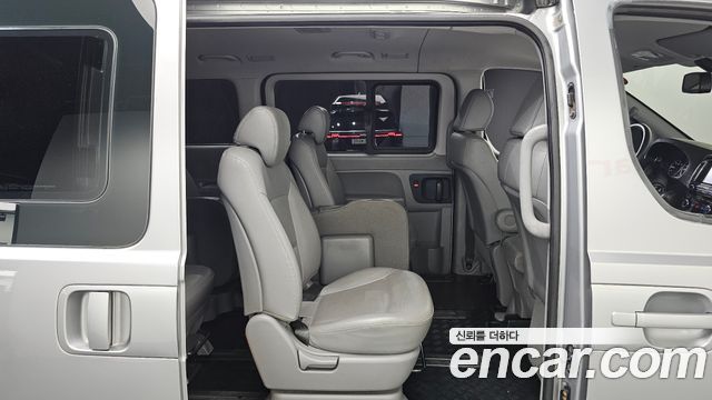 Hyundai Starex 2017 — photo 17