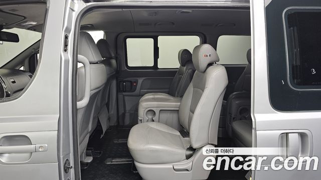 Hyundai Starex 2017 — photo 18