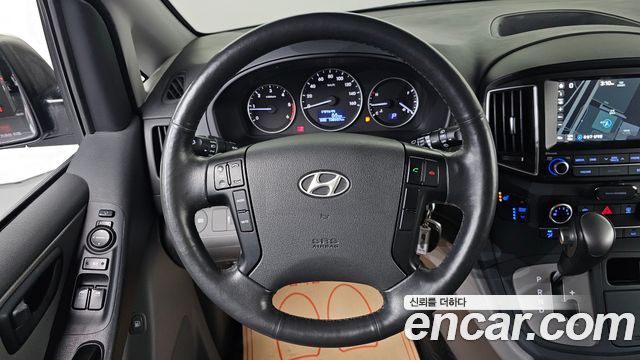 Hyundai Starex 2017 — photo 20
