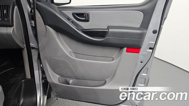 Hyundai Starex 2017 — photo 14