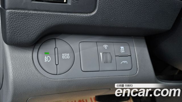 Hyundai Starex 2017 — photo 28