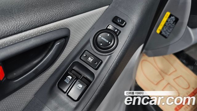 Hyundai Starex 2017 — photo 29