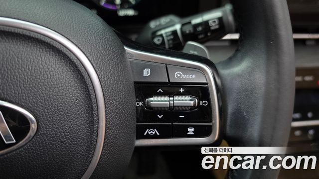 Kia Canival 2021 — photo 23