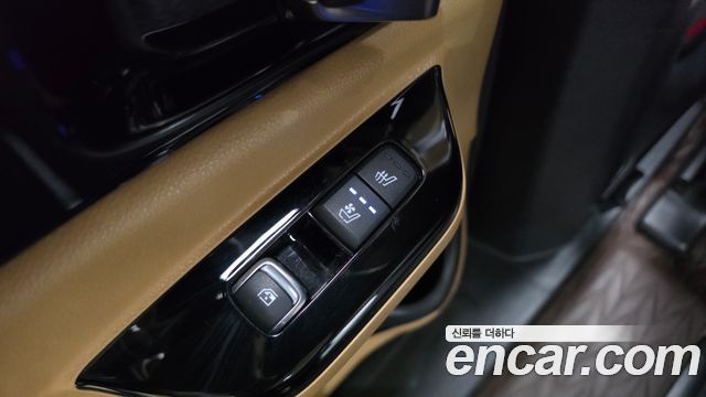 Kia Canival 2021 — photo 24