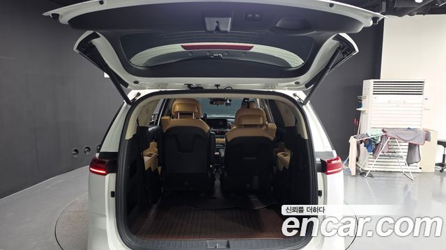 Kia Canival 2021 — photo 26
