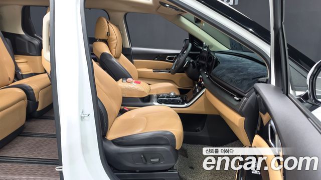 Kia Canival 2021 — photo 16