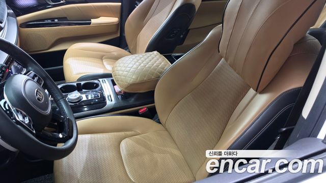 Kia Canival 2021 — photo 28