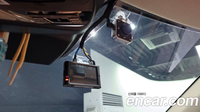Kia Canival 2021 — photo 33