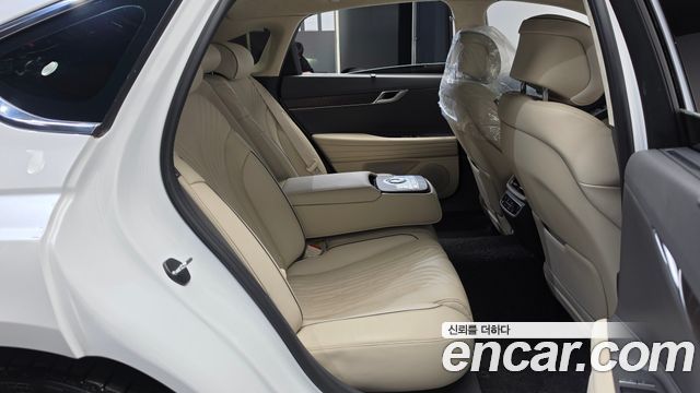 Genesis G80 2022 — photo 17