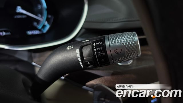 Genesis G80 2022 — photo 46