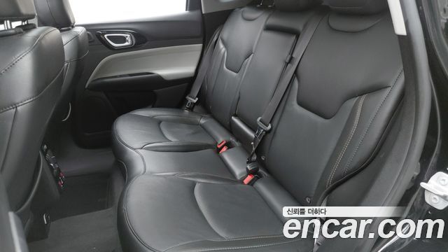 Jeep Compass 2022 — photo 14