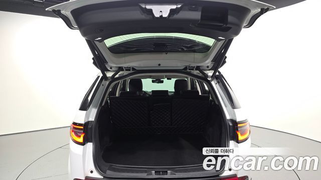 Land Rover Discovery Sport 2021 — photo 26