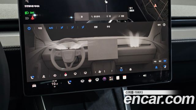 Tesla Model Y 2025 — photo 25