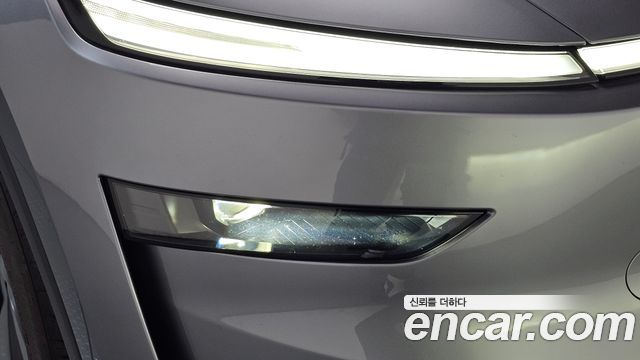 Tesla Model Y 2025 — photo 8