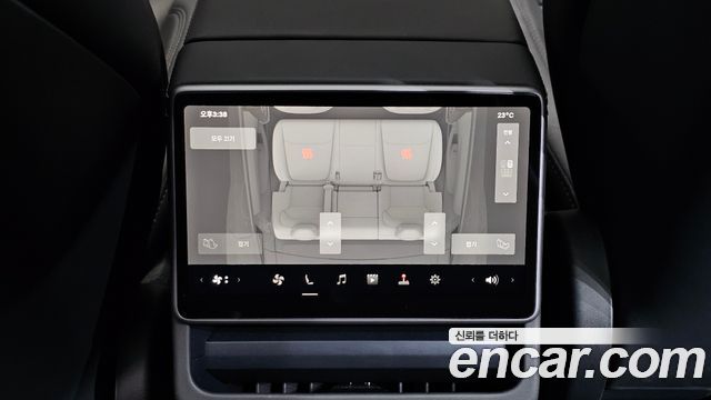 Tesla Model Y 2025 — photo 31