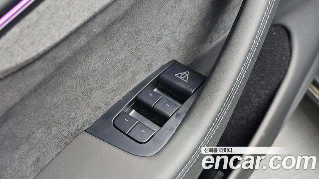 Tesla Model Y 2025 — photo 33