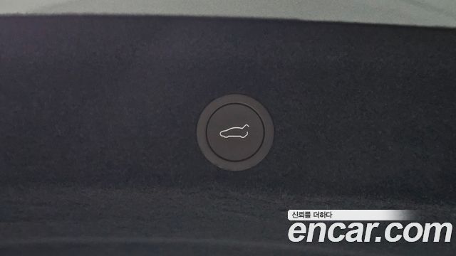 Tesla Model Y 2025 — photo 37
