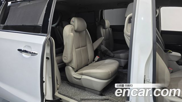 Kia Canival 2019 — photo 17