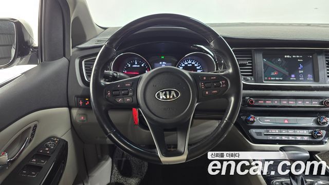 Kia Canival 2019 — photo 18