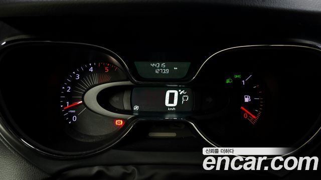 Renault Korea QM3 2017 — photo 11
