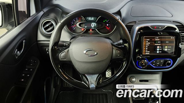 Renault Korea QM3 2017 — photo 19