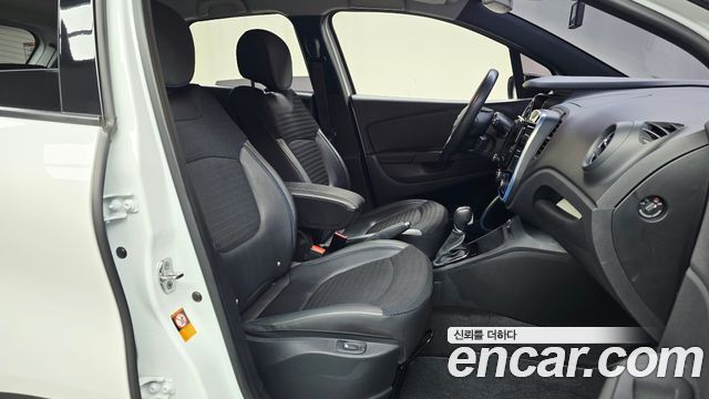 Renault Korea QM3 2017 — photo 16