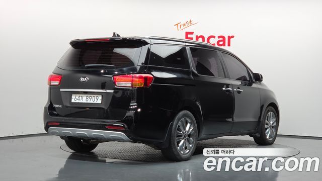 Kia Canival 2015 — photo 2