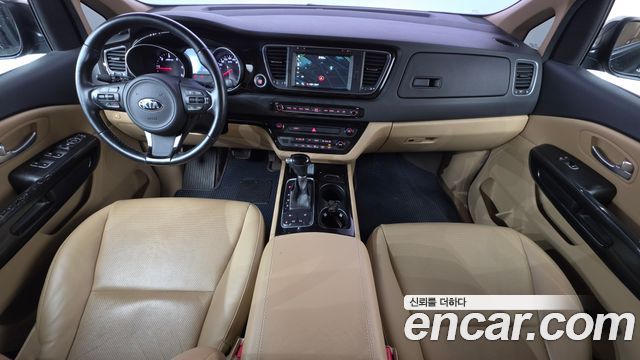 Kia Canival 2015 — photo 10