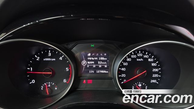 Kia Canival 2015 — photo 11
