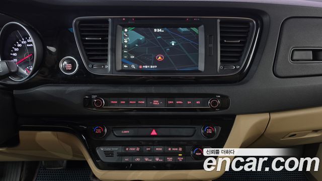 Kia Canival 2015 — photo 18