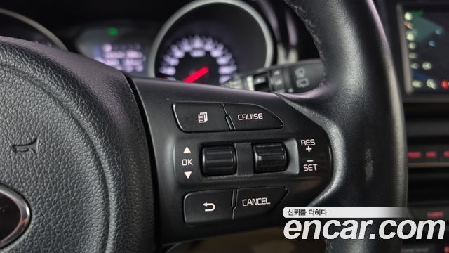 Kia Canival 2015 — photo 22