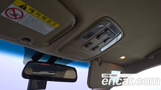 Kia Canival 2015 — photo 26