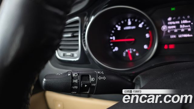 Kia Canival 2015 — photo 29