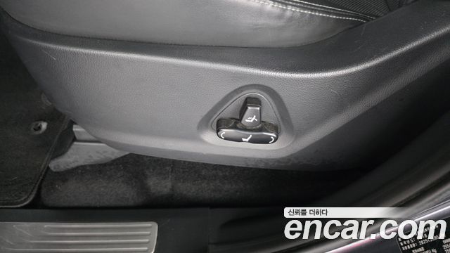 KG Mobility Rexton 2018 — photo 31