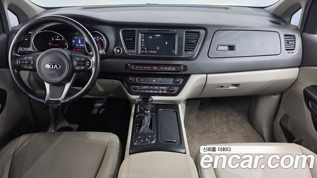 Kia Canival 2016 — photo 10