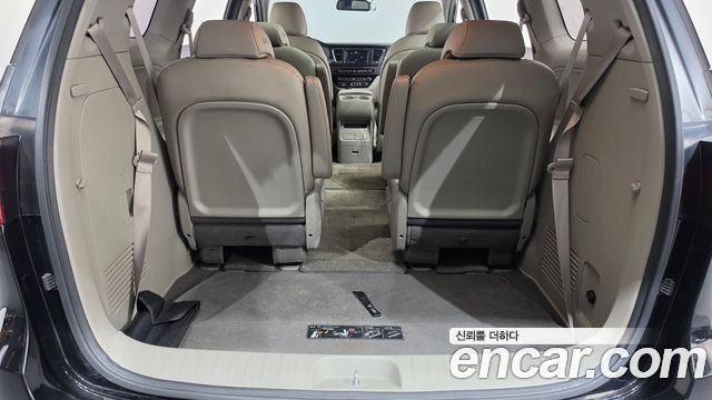 Kia Canival 2016 — photo 24