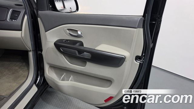 Kia Canival 2016 — photo 15