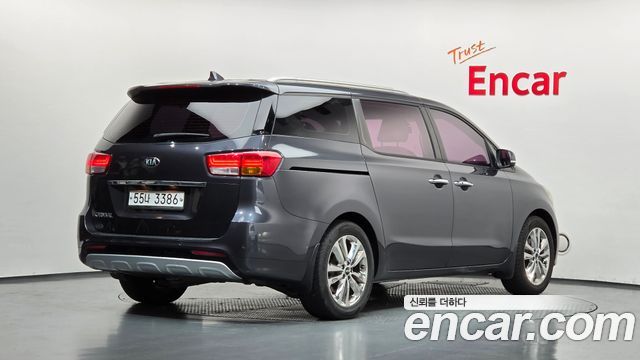 Kia Canival 2015 — photo 2
