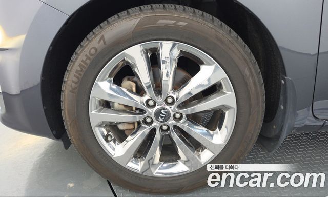 Kia Canival 2015 — photo 5
