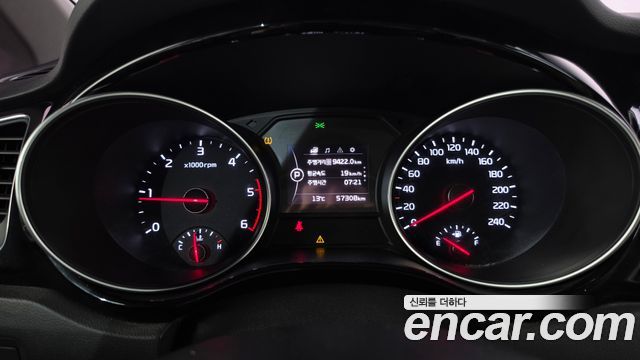 Kia Canival 2015 — photo 11