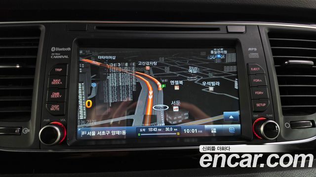 Kia Canival 2015 — photo 18