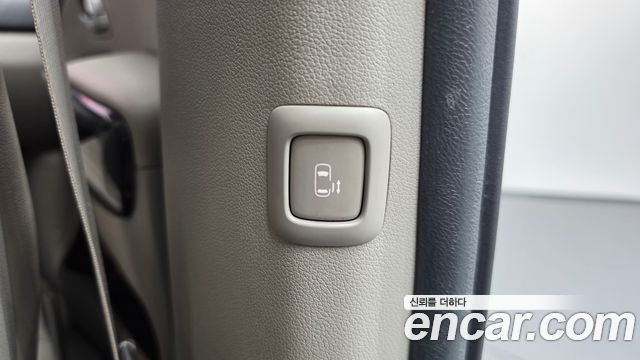 Kia Canival 2015 — photo 23