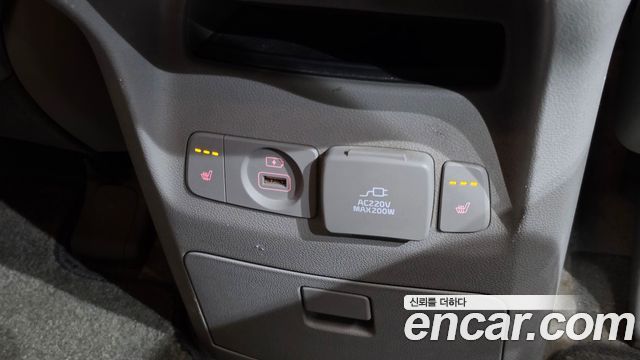Kia Canival 2015 — photo 25