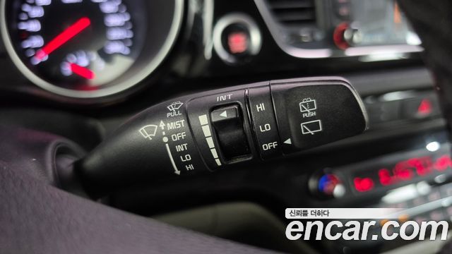 Kia Canival 2015 — photo 27