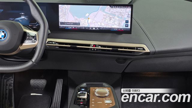 BMW iX 2025 — photo 20