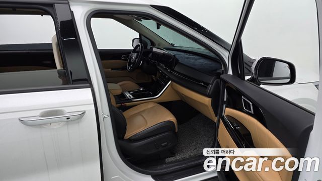 Kia Canival 2021 — photo 17