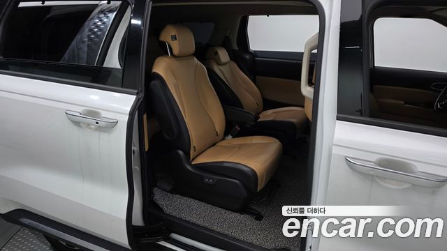 Kia Canival 2021 — photo 18
