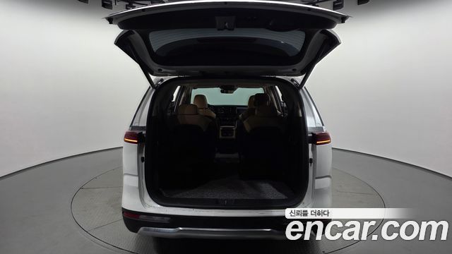Kia Canival 2021 — photo 26