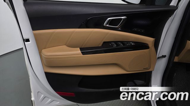 Kia Canival 2021 — photo 14